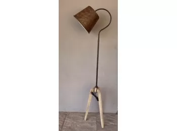 LAMPARA  trípode de pie