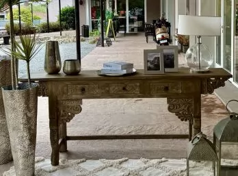 Consola Agra