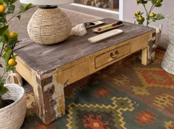 Mesa Oriental 