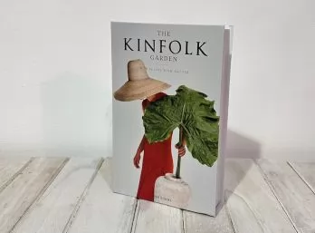 Libro decorativo Kinfolk